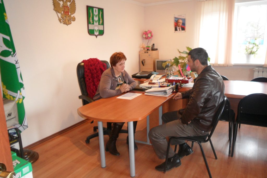 deputat-artynov-reshaet-voprosy-s-glavoj-sychevoj-n-s